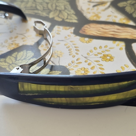 Navy and Yellow Wearable Device - Picture 14 of 14